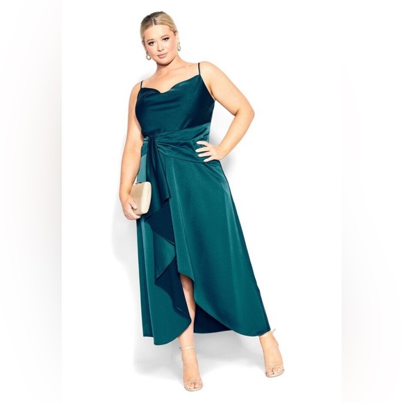 City Chic Dresses & Skirts - NEW City Chic Dress size 22